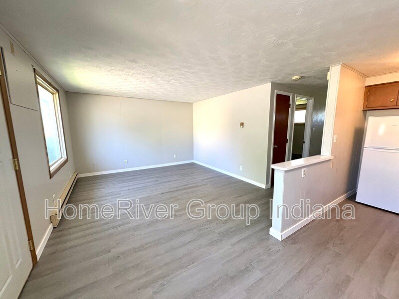 Building Photo - 120 Maple Ln