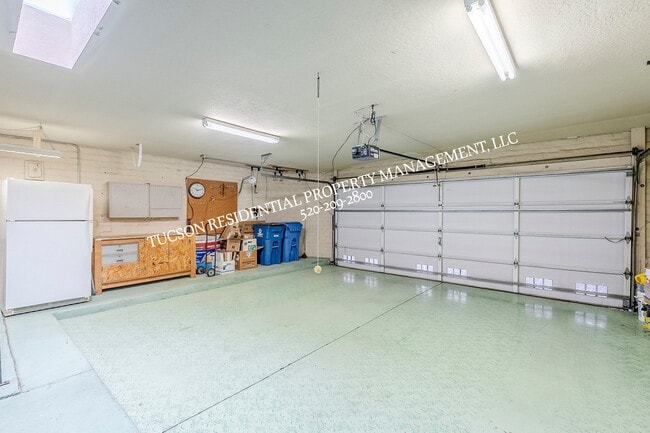 Building Photo - 5084 N Camino Del Lazo
