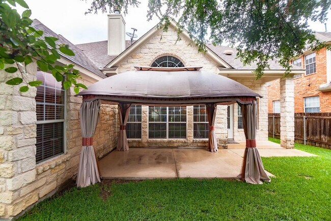 Building Photo - 2412 Arbor Dr