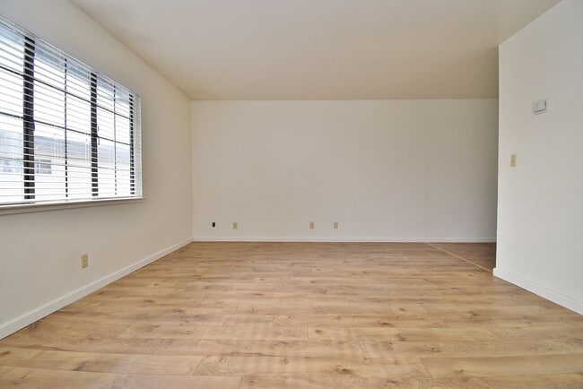 Building Photo - COMING SOON! |  $2,390 / 2 BR - CONVENIENT CASTRO VALLEY LIVING: CONDO WITH GARAGE, STORAGE & PLA...