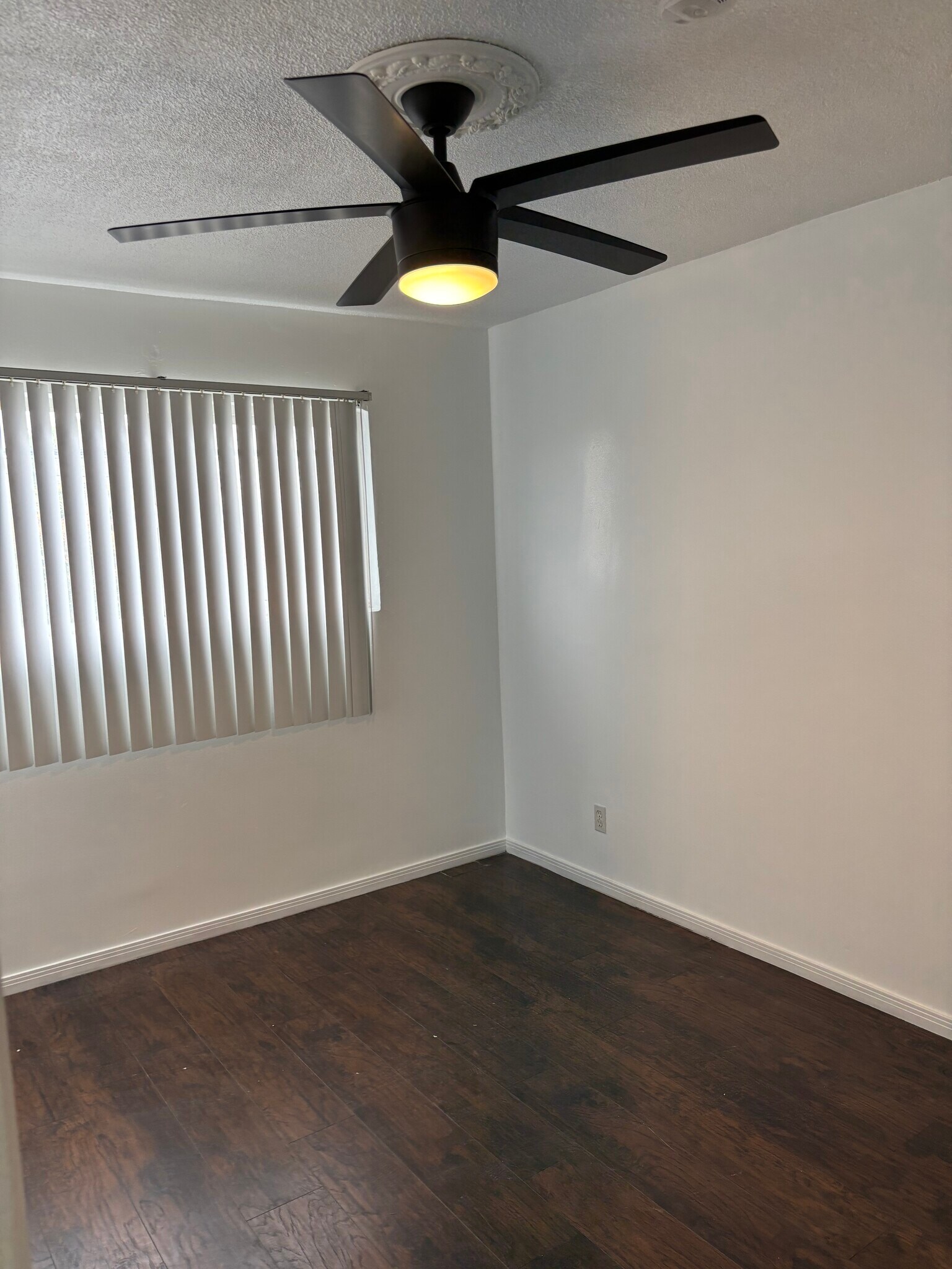 Building Photo - 1639 W 80th St