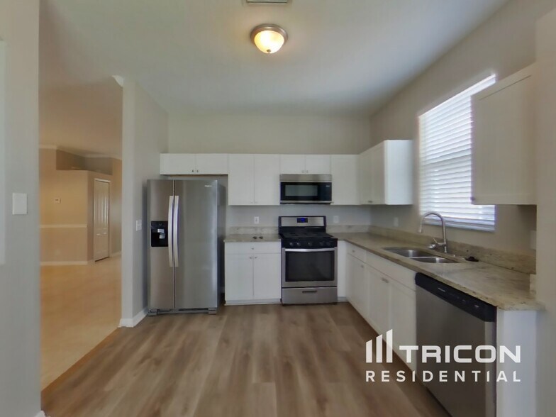Building Photo - 18315 Brookpark Dr