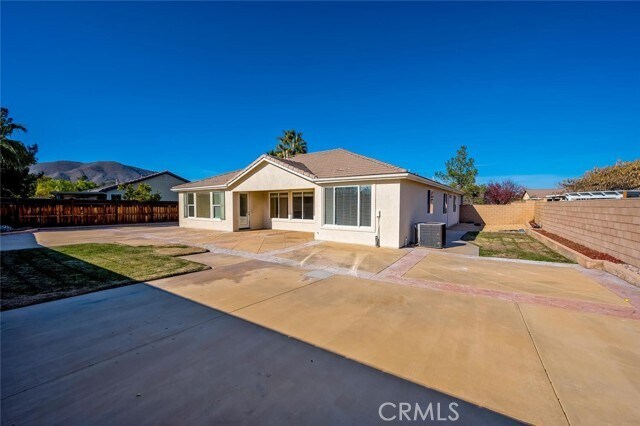 Building Photo - 28365 Little Lake Ct