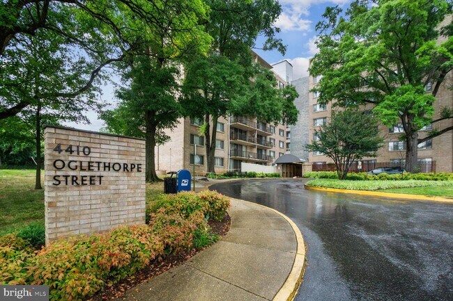 Building Photo - 4410 Oglethorpe St