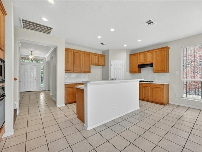Building Photo - 11068 Downbrook Dr