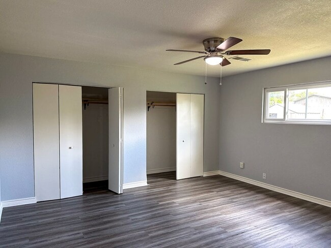 Building Photo - 4 Bedroom / 2 Bath / 2 Car Garage