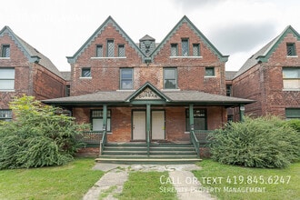 Building Photo - 519 W Delaware-