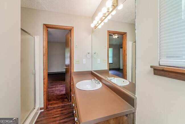 Building Photo - 4690 Balley Shannon Dr