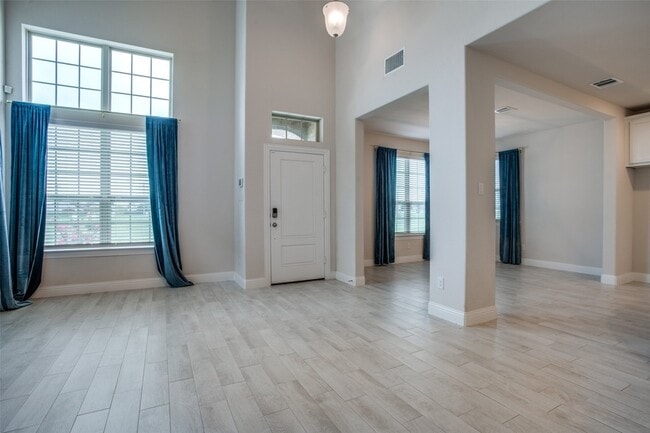 Building Photo - 1304 Wildflower Wy
