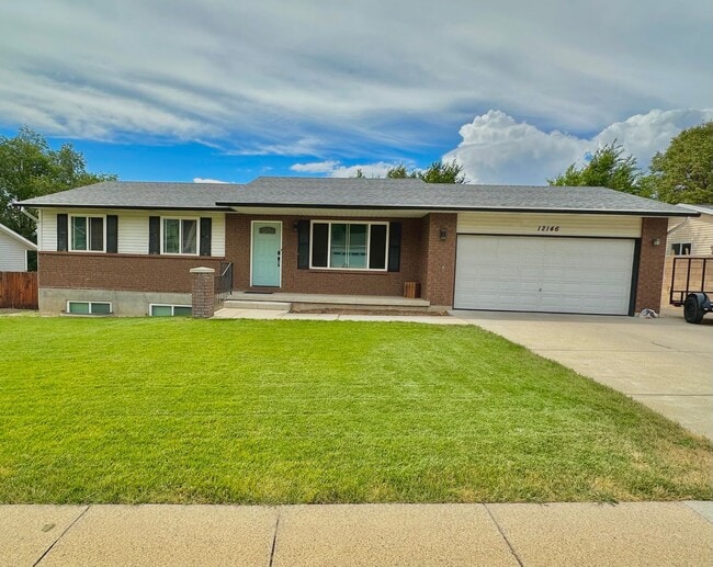 Primary Photo - Great 5 Bed 3 Bath Remodeled Home