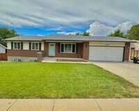 Building Photo - Great 5 Bed 3 Bath Remodeled Home