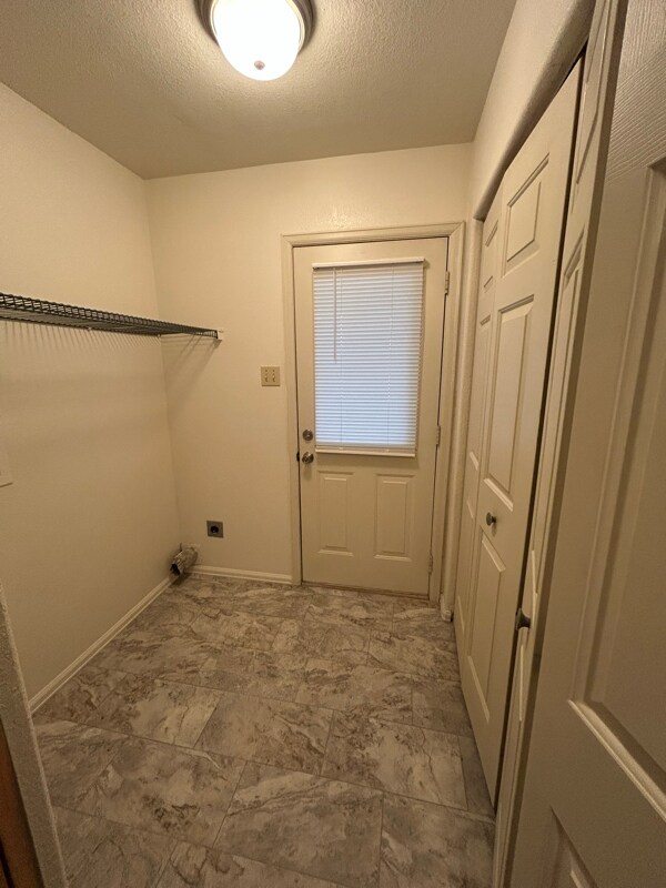 Building Photo - 895 S Knox Dr