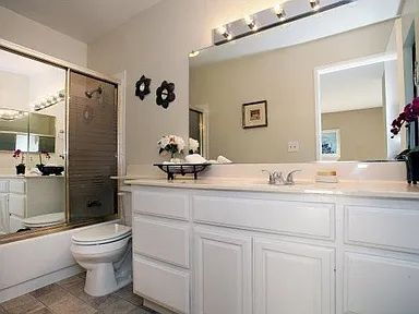 Building Photo - "Charming 2-Bed, 2-Bath Retreat in the Heart of Santa Clara!"