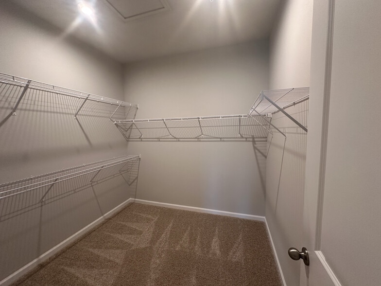 Building Photo - 4551 Arboretum Cir