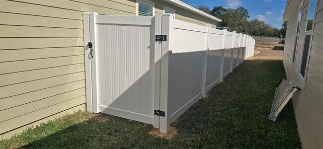 Building Photo - 8480 SW 41st Cir