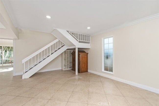 Building Photo - 2 Meadowsweet Way