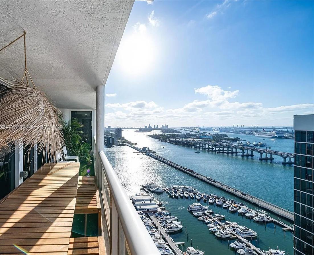Building Photo - 1717 N Bayshore Dr