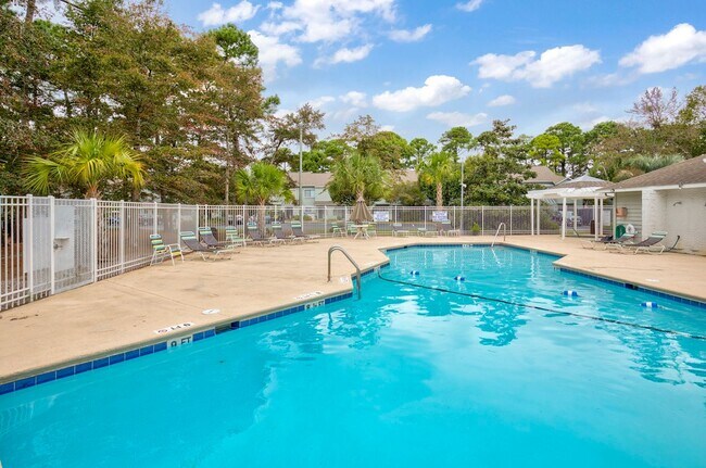 Building Photo - Stunning and Spacious 2 Bedroom, 2.5 Bath, Town Home With Sunroom and Deck!