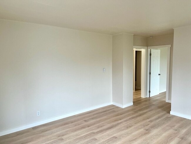 Building Photo - 3 bedroom Centralia home