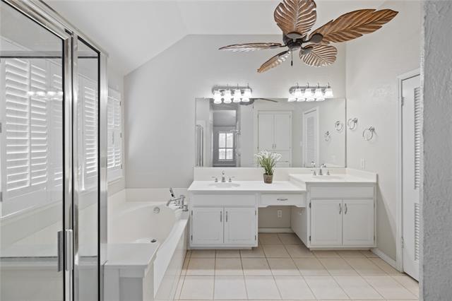 Building Photo - 2402 Crockett Ct