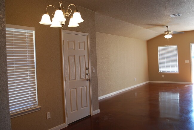Building Photo - 1421Hopi