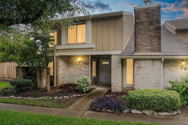 Primary Photo - 2387 Crescent Park Dr