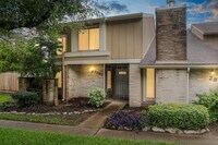 Building Photo - 2387 Crescent Park Dr