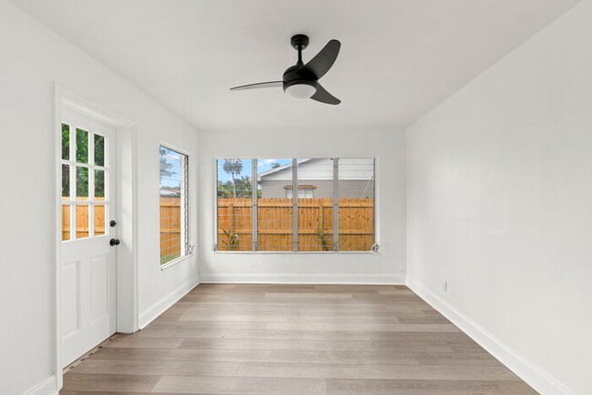 Building Photo - NEWLY RENOVATED Home For Rent in St Peters...