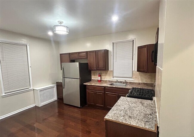 Building Photo - 37 Wilson Ave