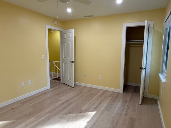 Building Photo - Updated Townhouse on the North End of Hilton Head