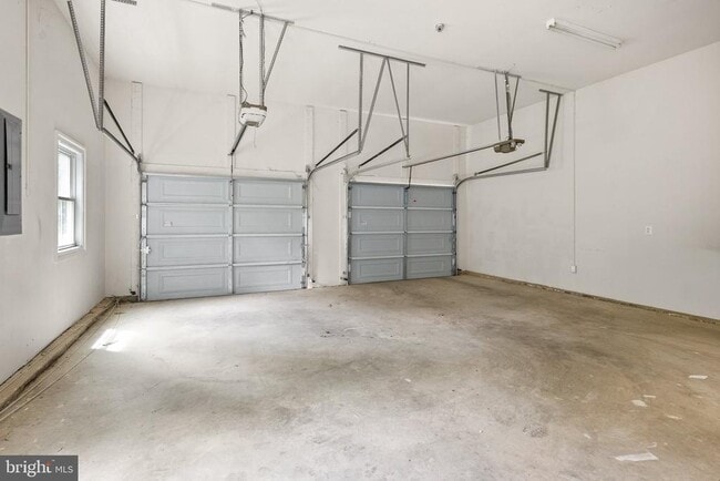 Building Photo - 7324 Statecrest Dr
