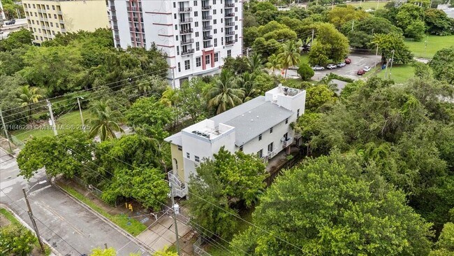 Building Photo - 1235 NW 9th Ave