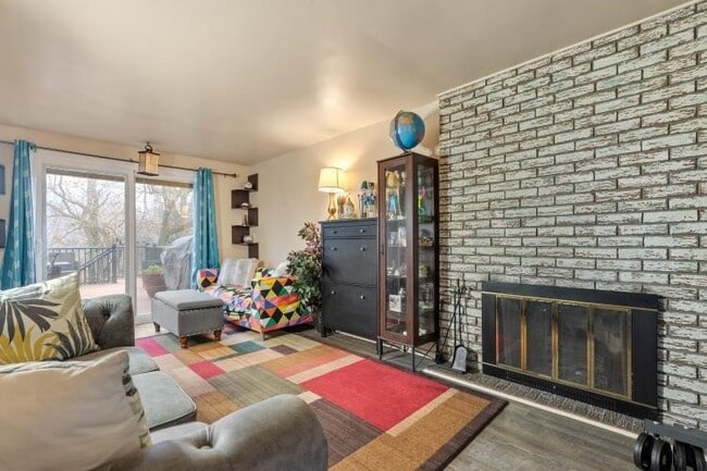 Building Photo - 485 Milbeth Dr