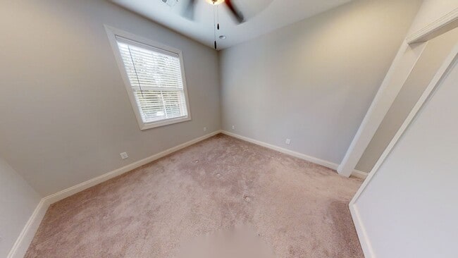Building Photo - 3855 Academy Dr