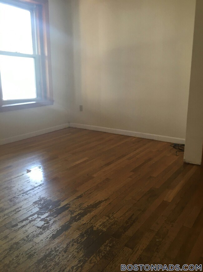 Building Photo - 9 Fulkerson St