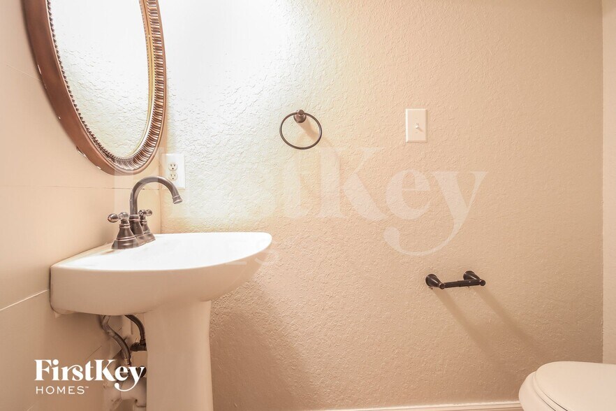 Building Photo - 3527 Bayou Forest Dr