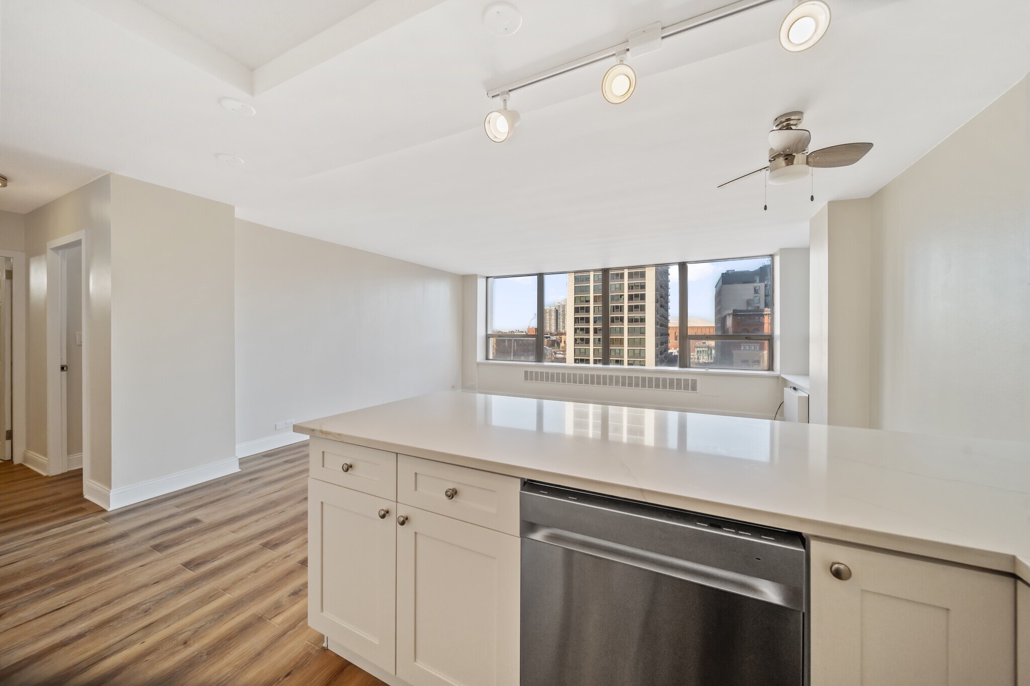 Building Photo - 1460 N Sandburg Ter