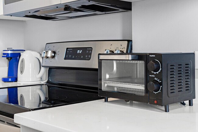 Building Photo - 95 Broadway-SI ID1240367P