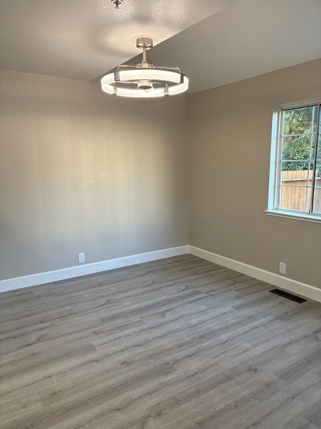 Building Photo - 1810 Carneros Cir