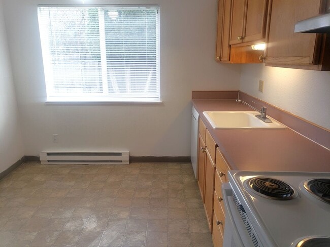 Building Photo - Great duplex in Gresham! rentalsc21.com