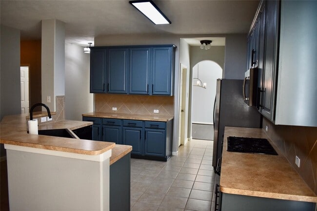 Building Photo - 21559 Kings Bend Dr