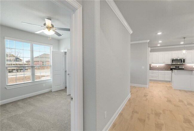 Building Photo - 520 Piper Ln