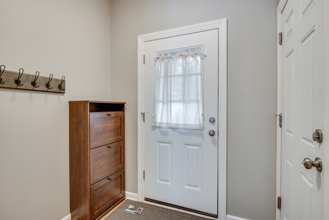 Building Photo - 2527 Bordeaux Ln
