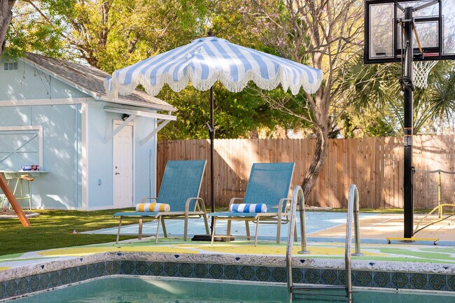 Building Photo - 84 21st Terrace SE