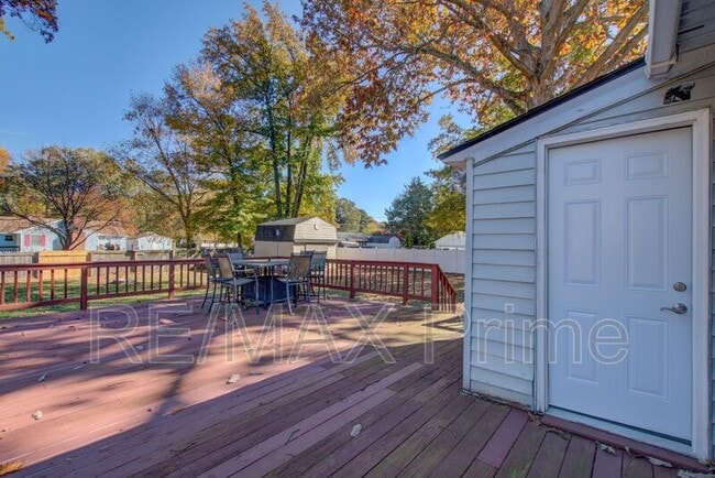 Building Photo - 200 Cynthia Dr