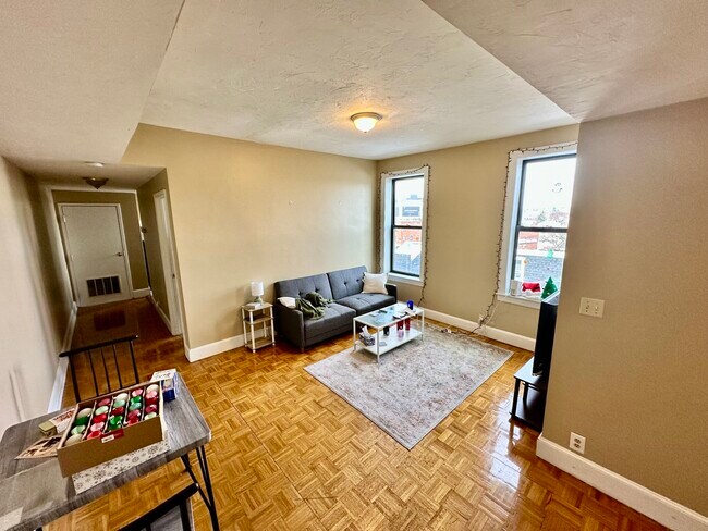 Building Photo - 17 Highgate St