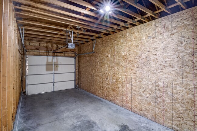 Building Photo - 3203 Oak Knoll Dr