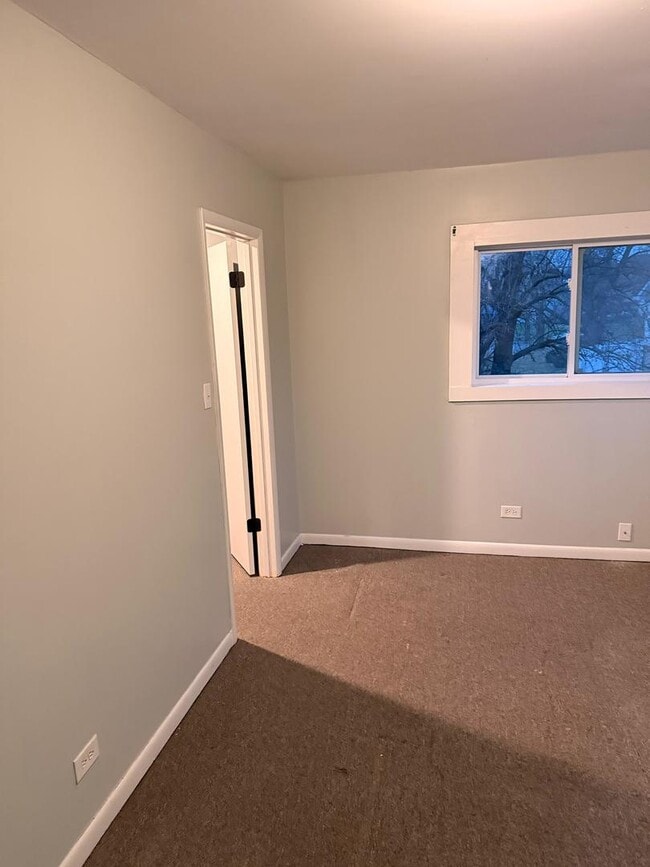 Building Photo - 1908 Moore Ave