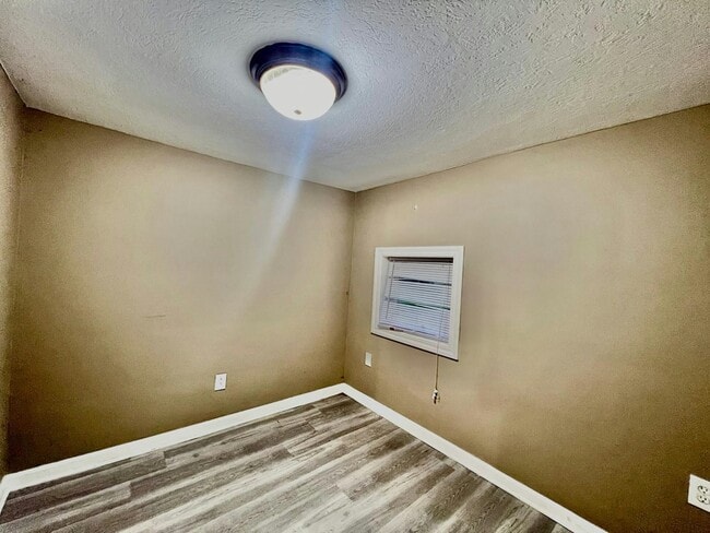 Building Photo - 8310 Bellflower Rd