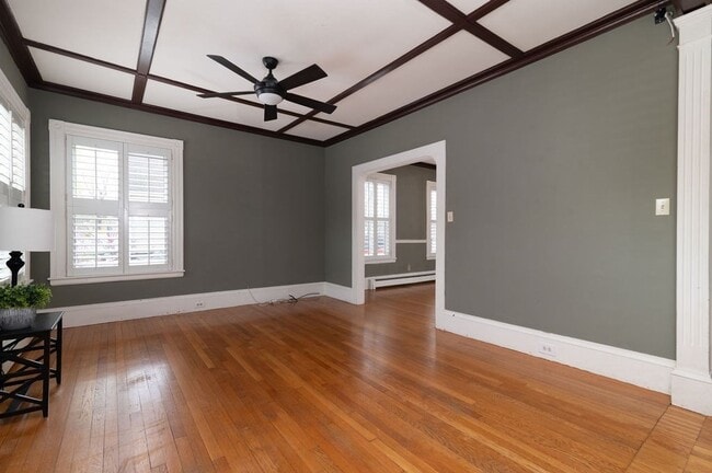 Building Photo - 44 Custer St